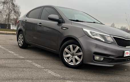 KIA Rio III рестайлинг, 2015 год, 1 050 000 рублей, 2 фотография