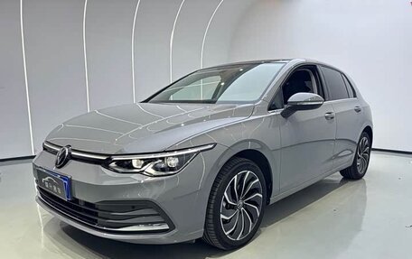 Volkswagen Golf VIII, 2024 год, 2 050 000 рублей, 1 фотография
