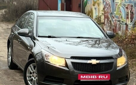 Chevrolet Cruze II, 2011 год, 650 000 рублей, 2 фотография