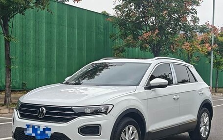 Volkswagen T-Roc I, 2022 год, 2 000 000 рублей, 1 фотография