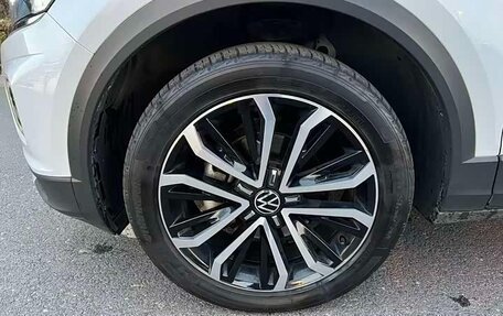 Volkswagen T-Roc I, 2022 год, 2 225 000 рублей, 6 фотография