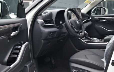 Toyota Highlander, 2025 год, 5 950 000 рублей, 14 фотография