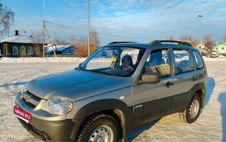 Chevrolet Niva I рестайлинг, 2012 год, 740 000 рублей, 2 фотография