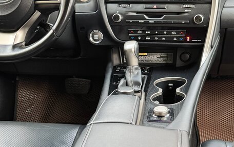 Lexus RX IV рестайлинг, 2018 год, 3 700 000 рублей, 2 фотография