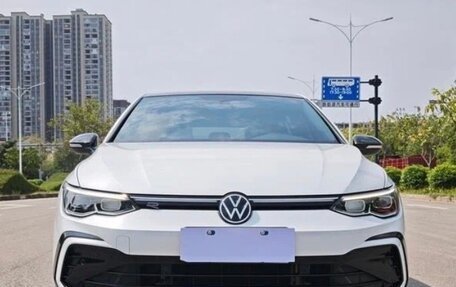 Volkswagen Golf VIII, 2023 год, 1 790 000 рублей, 2 фотография