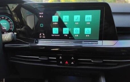 Volkswagen Golf VIII, 2023 год, 1 790 000 рублей, 8 фотография