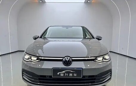 Volkswagen Golf VIII, 2024 год, 2 050 000 рублей, 2 фотография