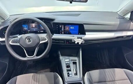 Volkswagen Golf VIII, 2024 год, 2 050 000 рублей, 7 фотография