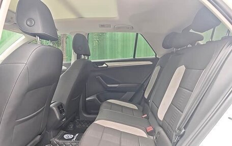 Volkswagen T-Roc I, 2022 год, 2 000 000 рублей, 6 фотография