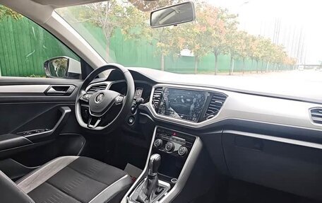 Volkswagen T-Roc I, 2022 год, 2 000 000 рублей, 9 фотография