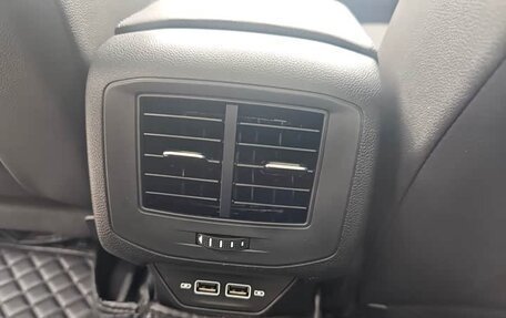 Volkswagen T-Roc I, 2022 год, 2 000 000 рублей, 18 фотография