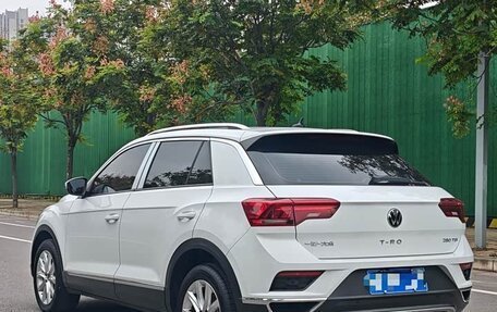 Volkswagen T-Roc I, 2022 год, 2 000 000 рублей, 25 фотография