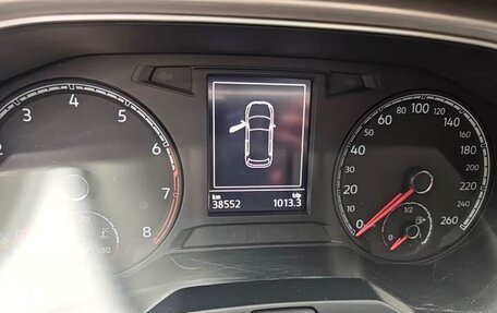 Volkswagen T-Roc I, 2022 год, 2 000 000 рублей, 14 фотография