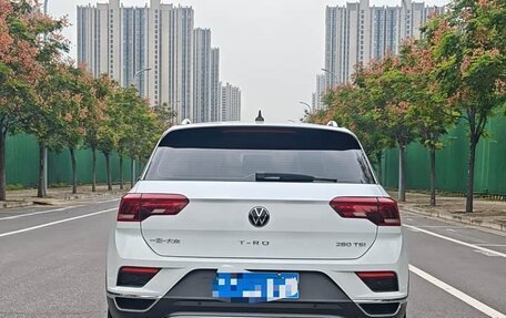 Volkswagen T-Roc I, 2022 год, 2 000 000 рублей, 24 фотография