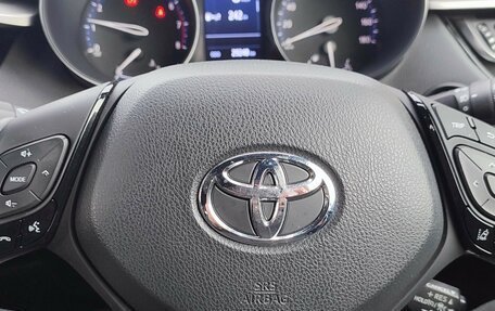 Toyota C-HR I рестайлинг, 2020 год, 2 200 000 рублей, 4 фотография