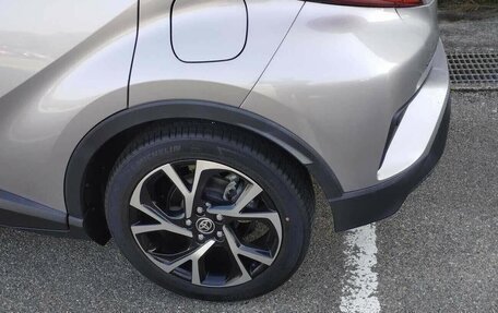 Toyota C-HR I рестайлинг, 2020 год, 2 200 000 рублей, 14 фотография