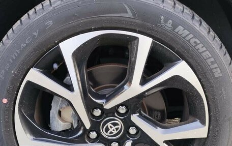 Toyota C-HR I рестайлинг, 2020 год, 2 200 000 рублей, 17 фотография