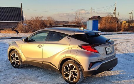 Toyota C-HR I рестайлинг, 2020 год, 2 200 000 рублей, 29 фотография