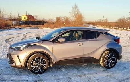 Toyota C-HR I рестайлинг, 2020 год, 2 200 000 рублей, 27 фотография