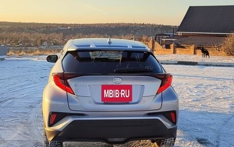 Toyota C-HR I рестайлинг, 2020 год, 2 200 000 рублей, 21 фотография
