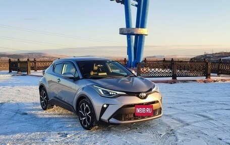 Toyota C-HR I рестайлинг, 2020 год, 2 200 000 рублей, 28 фотография