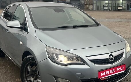Opel Astra J, 2010 год, 599 999 рублей, 3 фотография