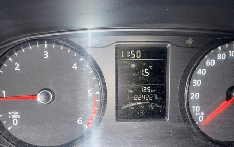 Volkswagen Caravelle T6 рестайлинг, 2018 год, 2 800 000 рублей, 5 фотография