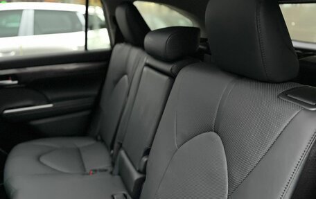 Toyota Highlander, 2025 год, 5 850 000 рублей, 31 фотография