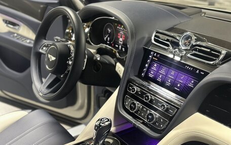 Bentley Bentayga I, 2023 год, 25 500 000 рублей, 17 фотография