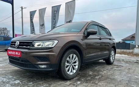 Volkswagen Tiguan II, 2019 год, 2 300 000 рублей, 2 фотография