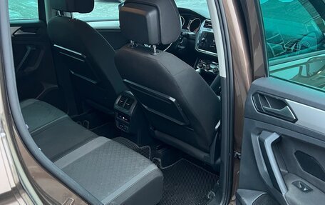 Volkswagen Tiguan II, 2019 год, 2 300 000 рублей, 18 фотография