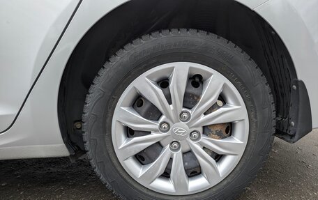 Hyundai Solaris II рестайлинг, 2017 год, 1 299 000 рублей, 12 фотография