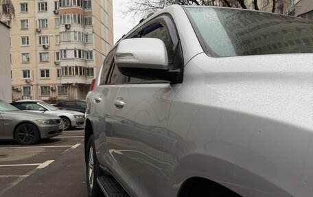 Toyota Land Cruiser Prado 150 рестайлинг 2, 2010 год, 2 499 999 рублей, 10 фотография