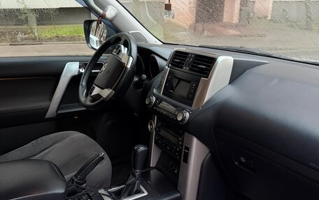 Toyota Land Cruiser Prado 150 рестайлинг 2, 2010 год, 2 499 999 рублей, 14 фотография