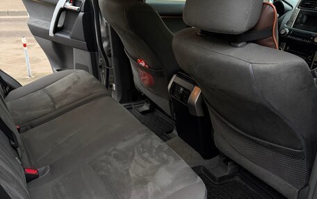 Toyota Land Cruiser Prado 150 рестайлинг 2, 2010 год, 2 499 999 рублей, 15 фотография