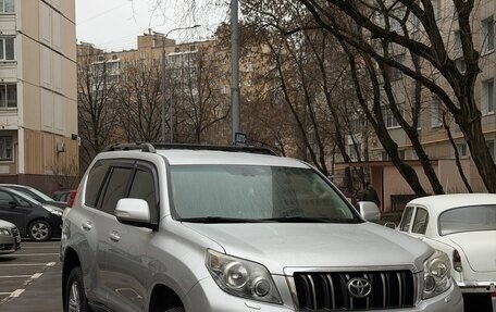 Toyota Land Cruiser Prado 150 рестайлинг 2, 2010 год, 2 499 999 рублей, 1 фотография