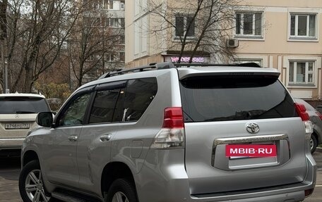 Toyota Land Cruiser Prado 150 рестайлинг 2, 2010 год, 2 499 999 рублей, 4 фотография