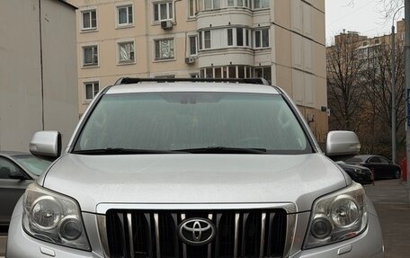 Toyota Land Cruiser Prado 150 рестайлинг 2, 2010 год, 2 499 999 рублей, 9 фотография