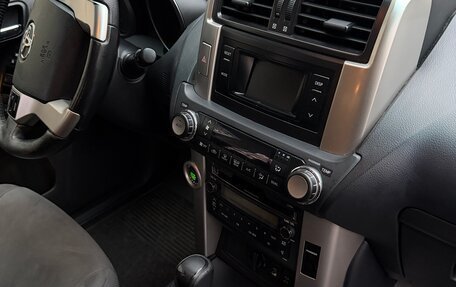 Toyota Land Cruiser Prado 150 рестайлинг 2, 2010 год, 2 499 999 рублей, 17 фотография