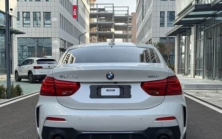 BMW 1 серия, 2022 год, 2 100 000 рублей, 1 фотография