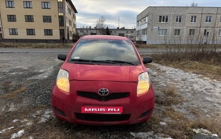 Toyota Yaris III рестайлинг, 2010 год, 590 000 рублей, 3 фотография