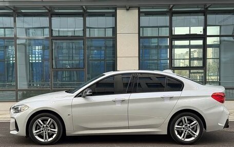 BMW 1 серия, 2022 год, 2 100 000 рублей, 6 фотография
