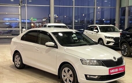 Skoda Rapid I, 2018 год, 1 335 000 рублей, 2 фотография