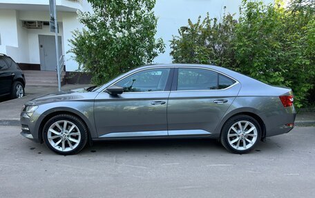 Skoda Superb III рестайлинг, 2022 год, 3 250 000 рублей, 4 фотография