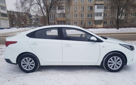 Hyundai Solaris II рестайлинг, 2020 год, 1 350 000 рублей, 2 фотография