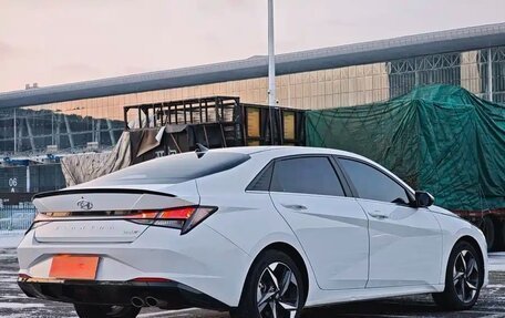 Hyundai Elantra, 2022 год, 1 800 000 рублей, 4 фотография