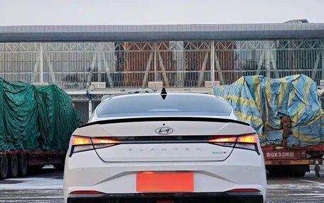 Hyundai Elantra, 2022 год, 1 800 000 рублей, 6 фотография