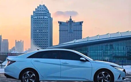 Hyundai Elantra, 2022 год, 1 800 000 рублей, 8 фотография