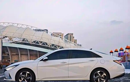 Hyundai Elantra, 2022 год, 1 800 000 рублей, 7 фотография