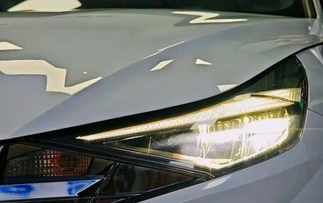 Hyundai Elantra, 2022 год, 1 800 000 рублей, 10 фотография